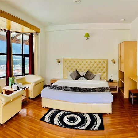 Hotel Hadimba Palace - Near Mall Road มะนาลี ภายนอก รูปภาพ